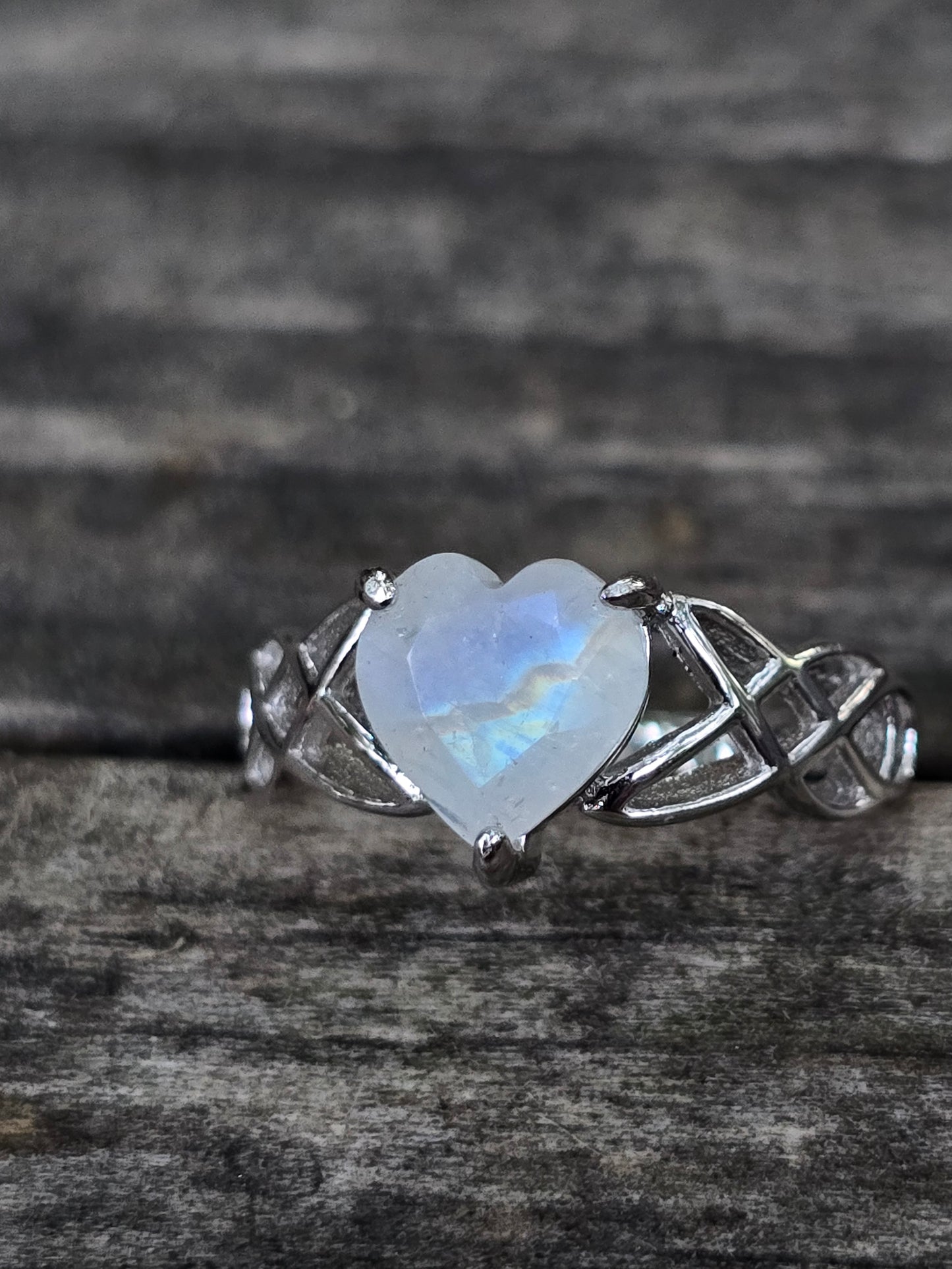 Size 6 moonstone