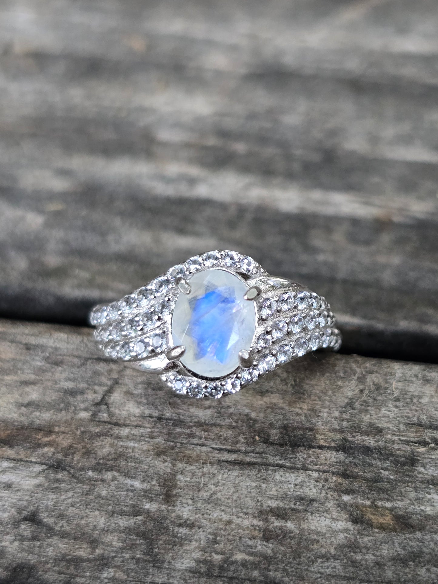 Size 6 moonstone