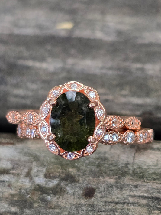 Rose gold & moldavite size 7