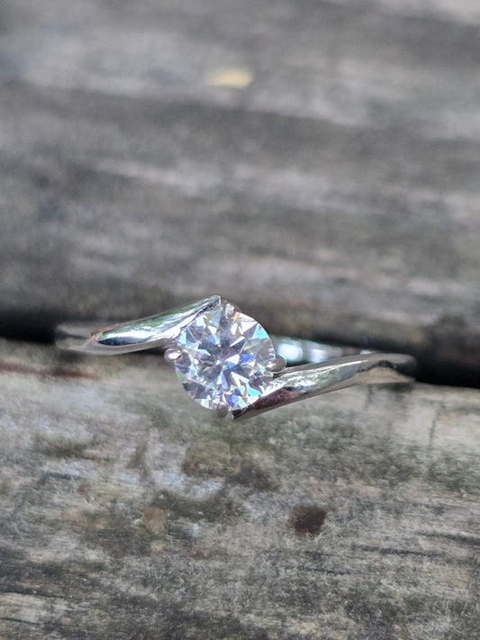 Moissanite size 7