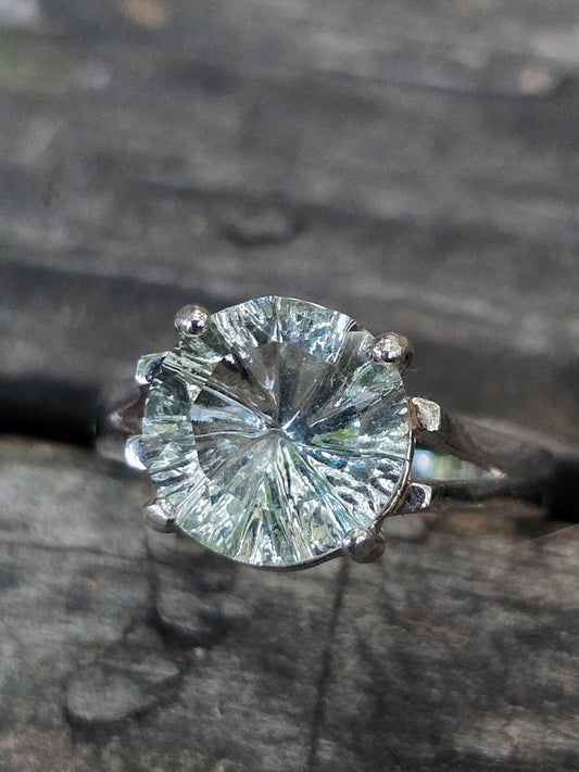 Size 8  green amethyst