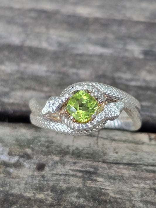 Size 9.5 peridot