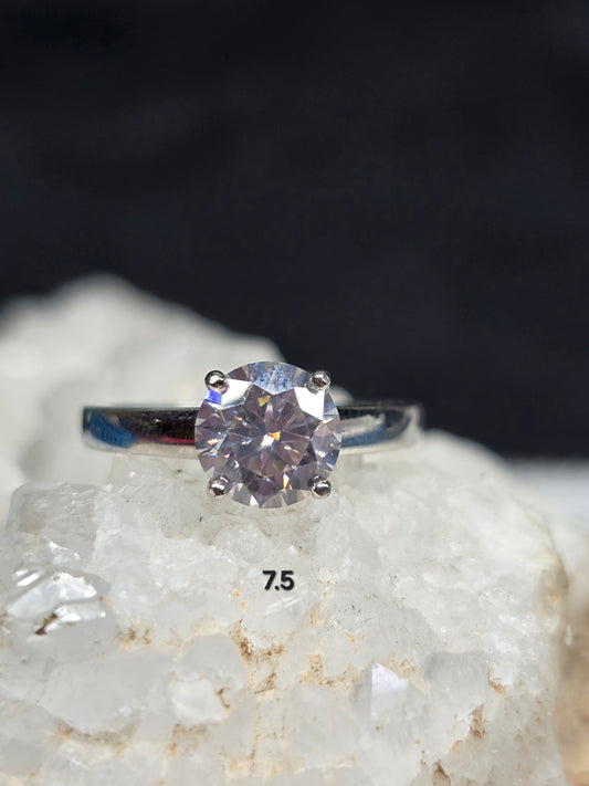 Size 7.5 moissanite