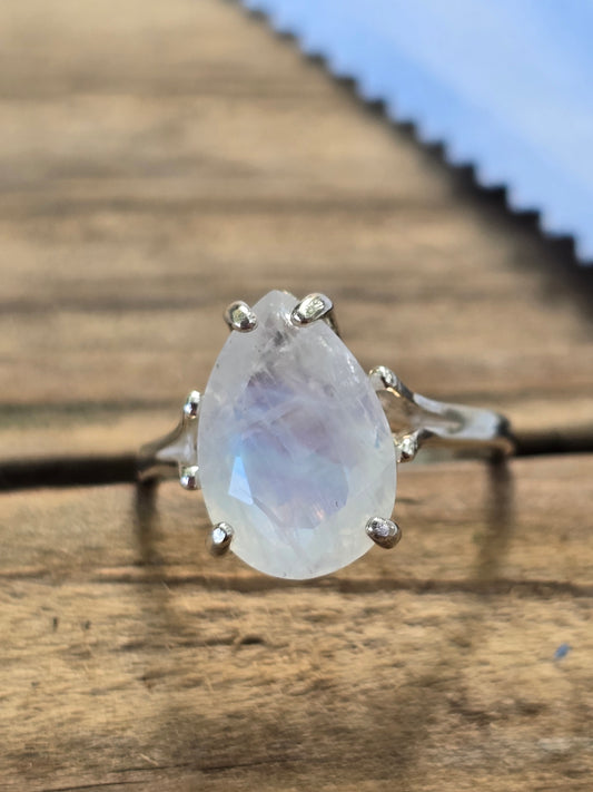 Size 8 moonstone