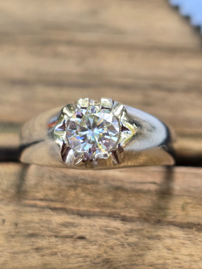 Size 8 moissanite