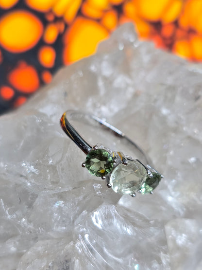 Libyan desert glass and moldavite size 9