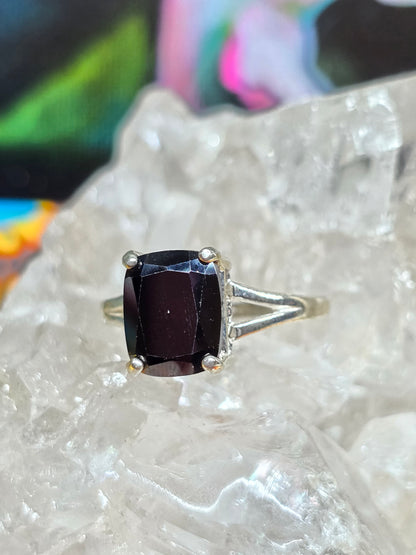 Black spinel size 7.5