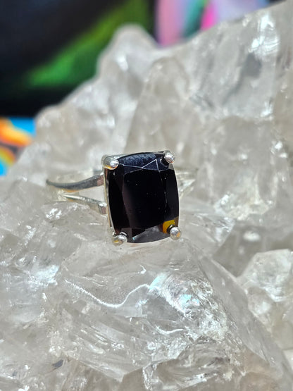 Size 5.5 black spinel