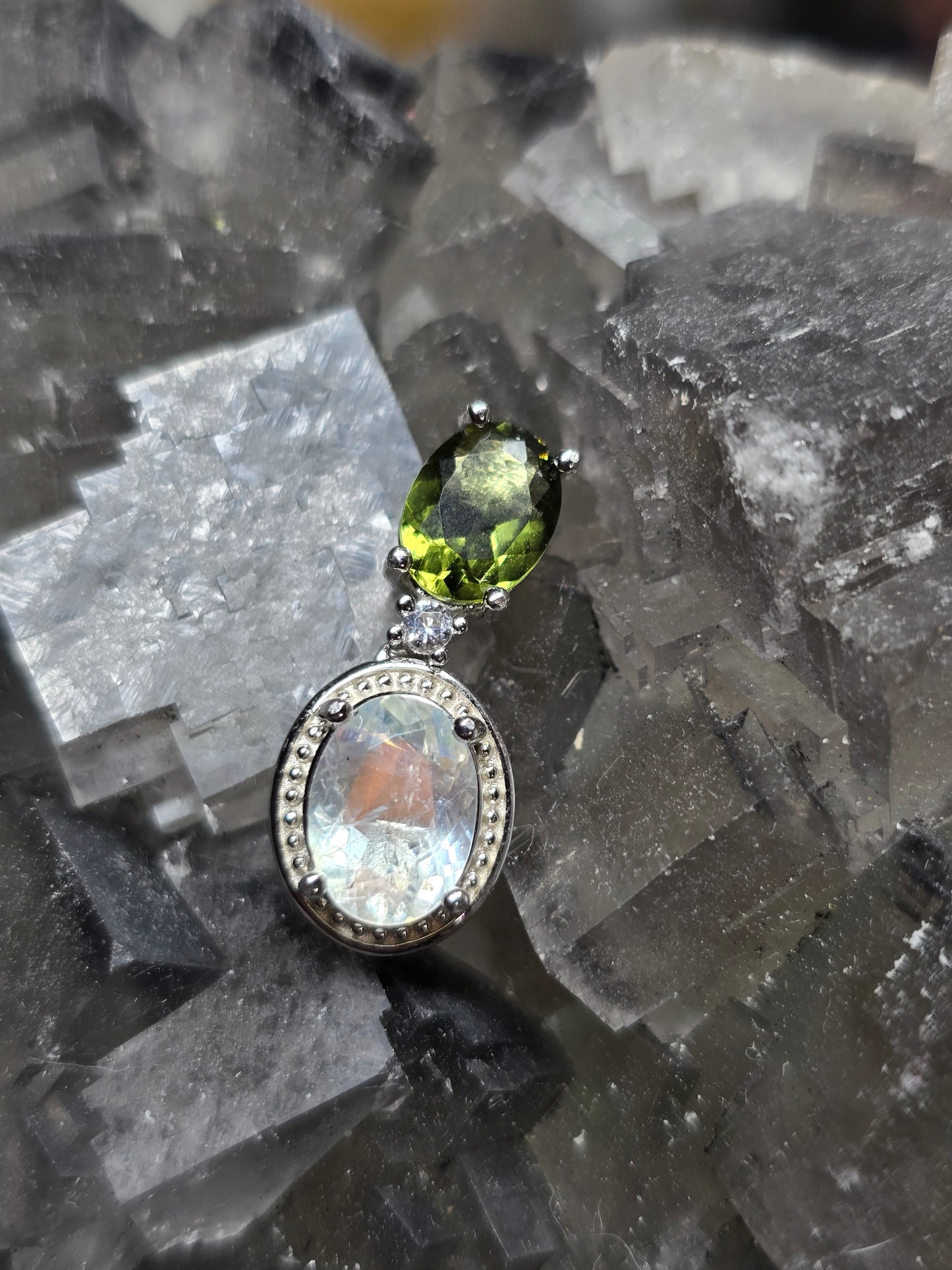 Madagascar moonstone & Moldavite pendant