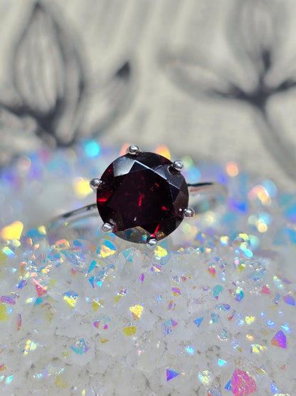 Size 5 garnet