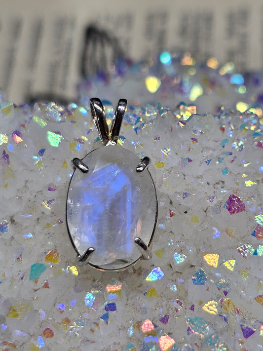 Rainbow moonstone pendant