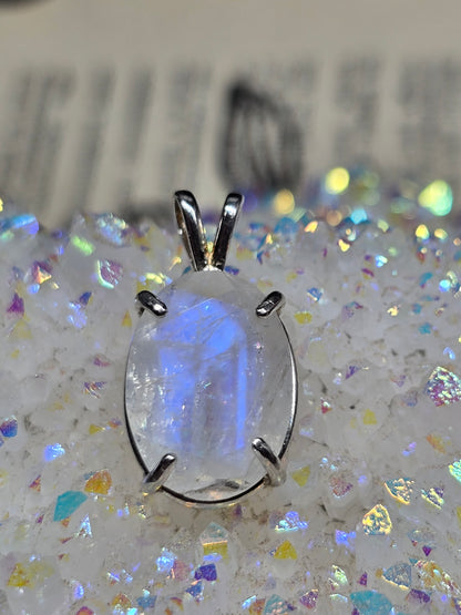 Rainbow moonstone pendant