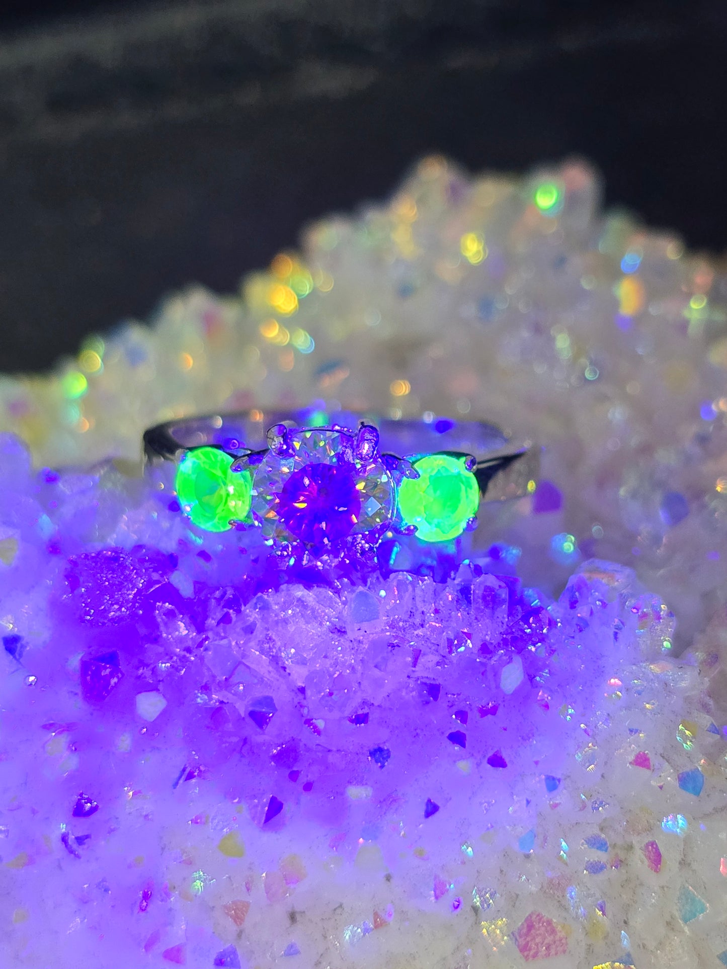 "Slime" MOISSANITE and uranium glass size 7